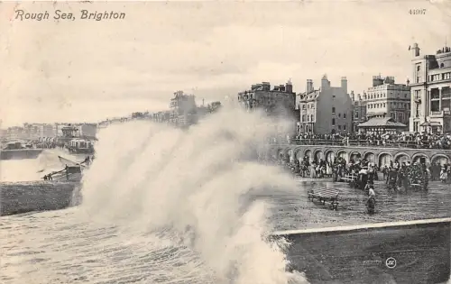 BR59810 rough sea brighton uk