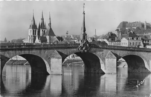 BR11615 Blois Le pont de pierre et Eglise st Nicolas Frankreich Echtfoto