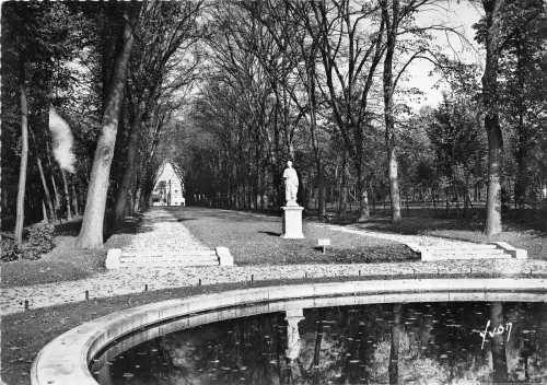 BR19545 Le parc allee de la duchesse Sceaux france