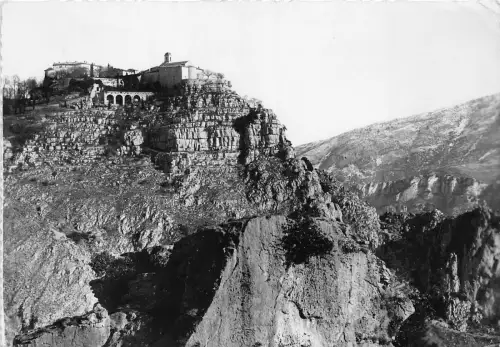 BR10322 Gourdon Le pittoresque village perche au sommet france