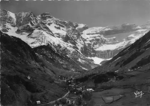 BR6635 La Village et le Cirque Gavarnie france