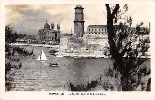 BR51123 Le fort st jean et la cathedrale Marseille Frankreich