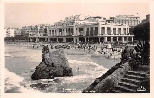 BR6060 La Plage devant le Casino Biarritz france
