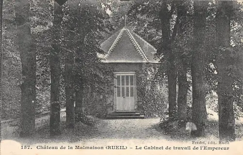 BR72321 le cabinet de traval chateau de la malmaison rueil france