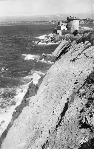 BR16277 St jean de Luz Les falaaises et le fort france