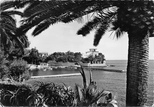 BR18741 Beaulieu le port de la Formien france