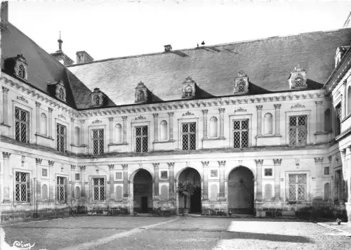 BR38190 Ancy le franc la cour interieur france