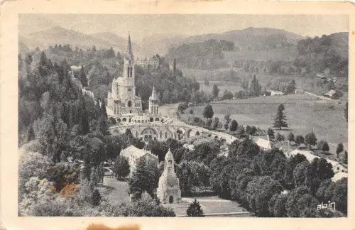 BR28700 Lourdes la basilique et le Monument france