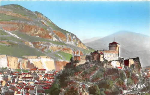 BR27500 Lourdes le chateau fort et le pic du jer france