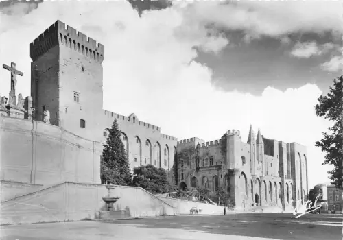 BR18531 Le palais des papes Avignon Frankreich