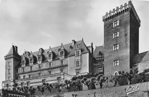 BR38227 la facade sud et le donjon Chateau de Pau france