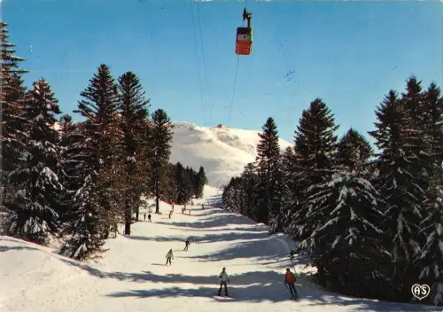 BR47758 Le Lioran les pistes sous le plomb du cantal France