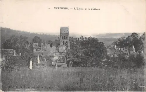 B94474 verneuil l eglise et le chateau france