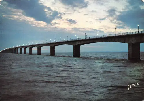 BR28644 Sur la cote de Lumiere Le viacuc d Oleron france