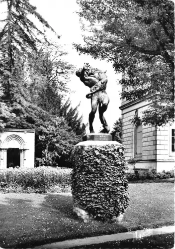 BR7955 L'Orleanais Montargis Le Chien de Montargis france