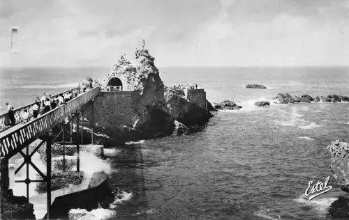 BR39398 Le Rocher de la vierge Biarritz france