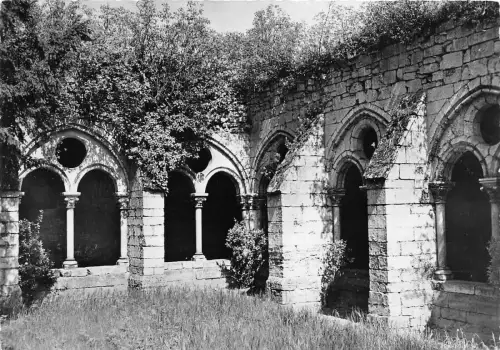 BR8080 Prieure de Saint Leu D ́Esserent Le Cloitre france