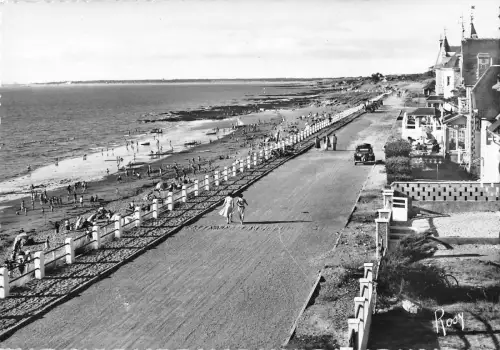 BR48846 Tharon plage le remblai et la plage Frankreich