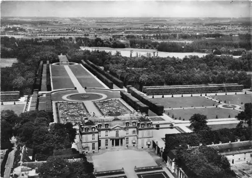 BR18619 Champs le chateau et les jardins france