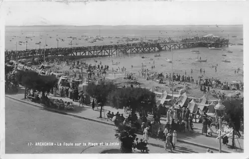 BR16781 arcachon la foule sur le plage france