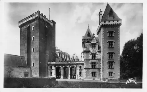 BR51102 Le chateau Henri IV pau France