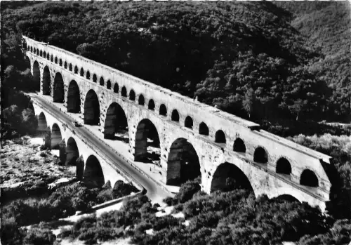 BR7761 Le Pont du Gard Aqueduc romain france