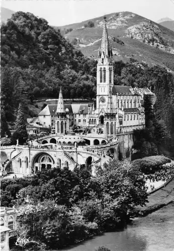 BR20755 La basilique et le gab Lourdes Frankreich