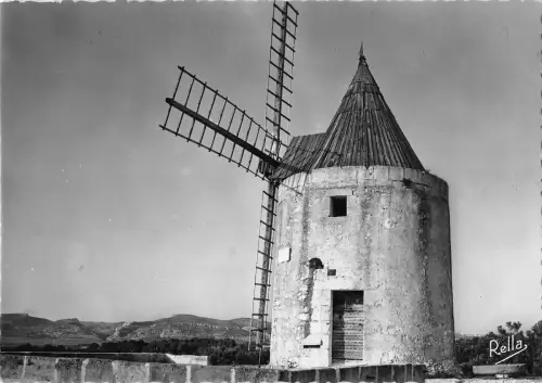 BR57535 Fontvieille le moulin de daudet moulen a vent wind mill