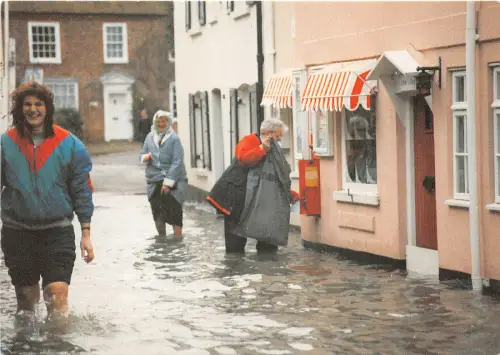 br108392 bosham west sussex uk Disaster flood 1989