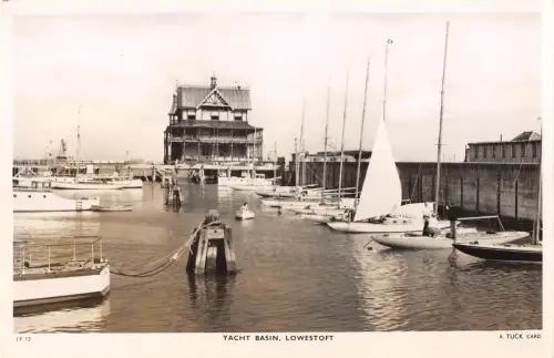 uk11716 yacht basin loweroft real photo uk