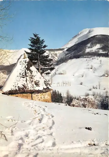 BR27408 Le plomb du cantal buron sous la neige france
