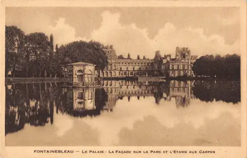 BR72135 le palais la facade sur le parc fontainebleau france