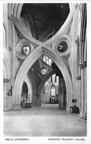 uk51134 umgekehrtes Querschiff Bögen Brunnen Kathedrale Echtfoto UK