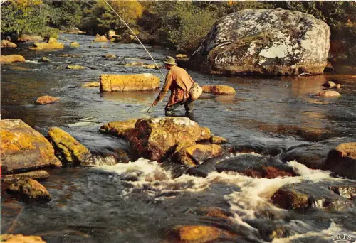 Br22747 Le pecher de Truites un homme la respecde peche fisher