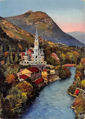 BR26460 Lourdes la basilique et le gab Frankreich