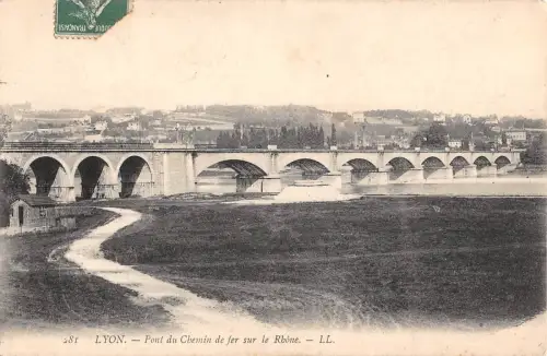 BR72731 lyon pont du chemin de fer sur le rhone france
