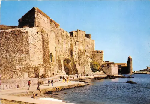 BR26548 Collioure le chateau et l eglise fortifee Frankreich