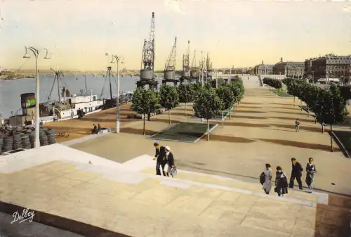 BR7944 Bordeaux Quai Louis XVIII Le Pont et Jardin des Terrasses Frankreich