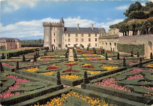 BR28245 Villandry les jardins a la francaise et le chateau avec son donjonfrance