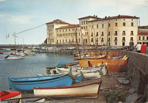 Br22381 Banyuls un coin du port et le laboratoire Ragoship bateaux france