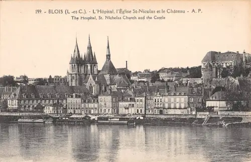 BR72601 l hopital l eglise st nicolas et le chateau blois france