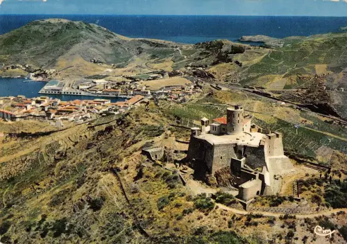 BR48004 Port Vendres fort st elme et le port France