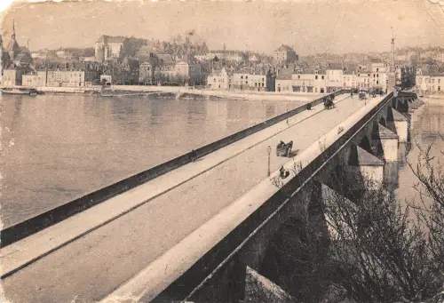 BR29911 le pont sur la Loire blois france
