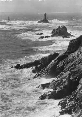 BR49477 Pointe du raz le phare de le vielle France
