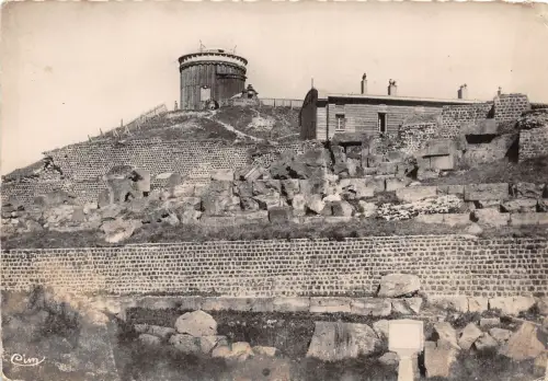BR29106 Le puy de Dome l Observatoire et les ruines du temple de Mercure france
