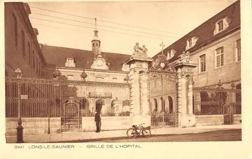 BR72337 lond le saunier grill de l hopital bike france