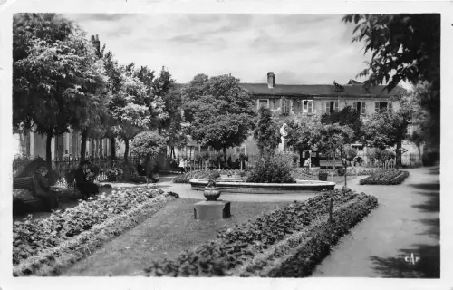 BR9280 Vierzon Le Jardin De la Croix Blanche france