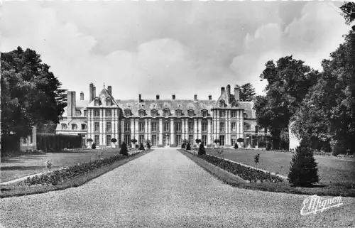 BR7250 Abondant Le Chateau france