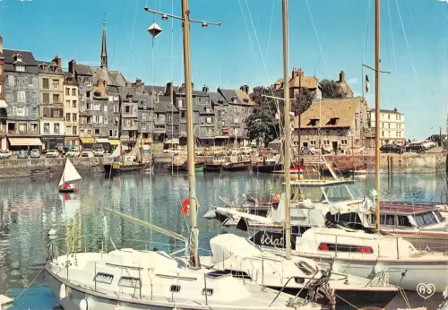 BR47571 Hongleur le vieux bassin et la lieutenance France