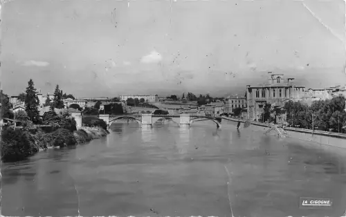 B97929 romans eglise st barnard lisere et le pont vieux france Echtfoto